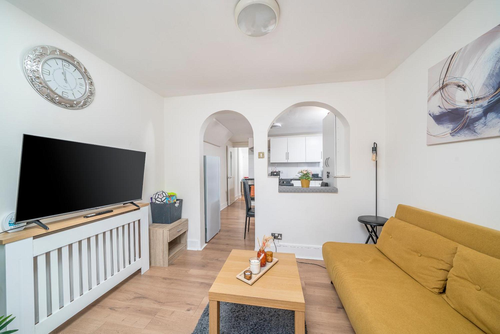 Cozy & Comfy Woodgreen Station 2br 2mins To Metro 20mins To *