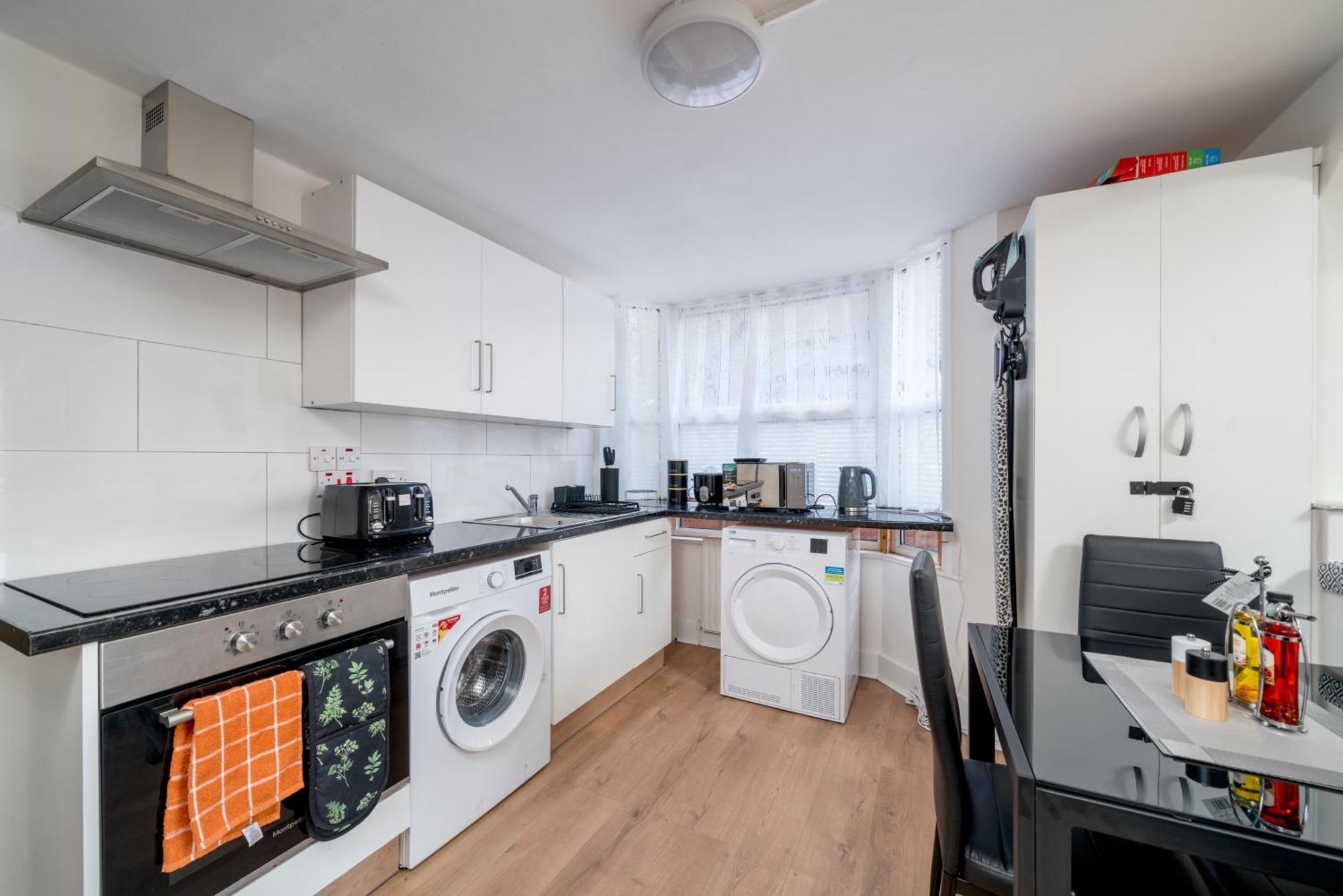 Apartment Cozy & Comfy Woodgreen Station 2br 2mins To Metro 20mins To London
