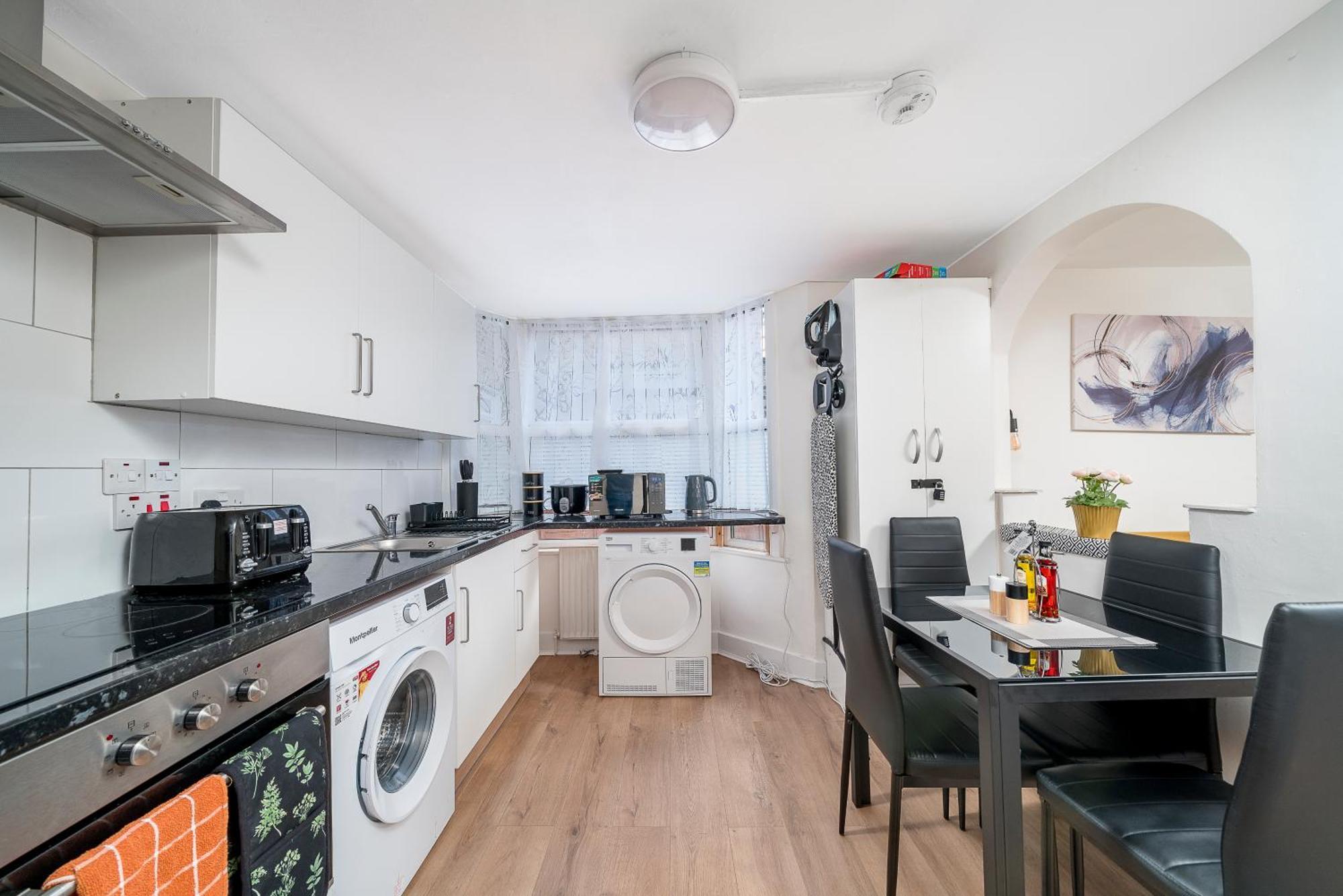 Cozy & Comfy Woodgreen Station 2br 2mins To Metro 20mins To *