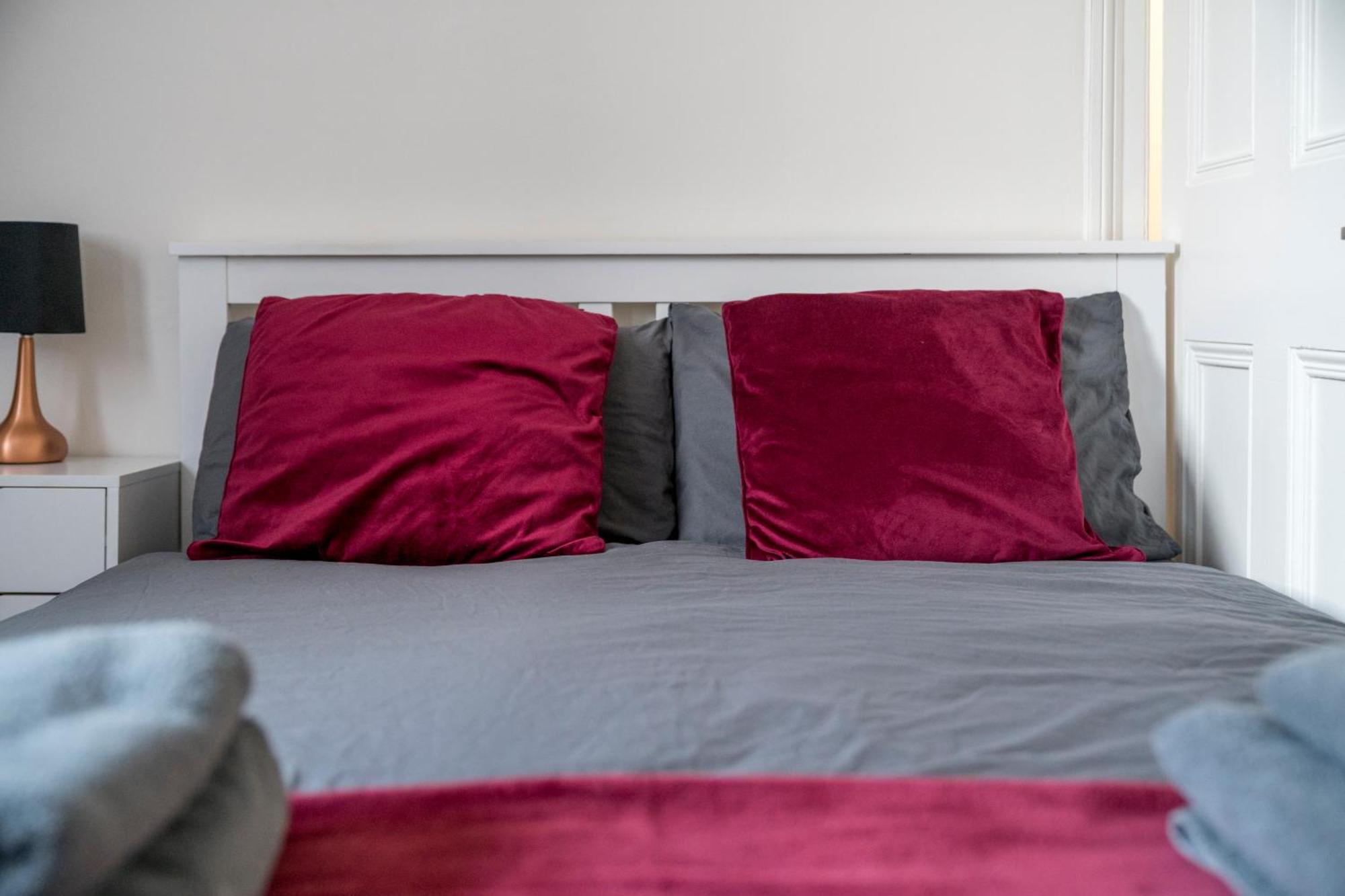 Cozy & Comfy Woodgreen Station 2br 2mins To Metro 20mins To London