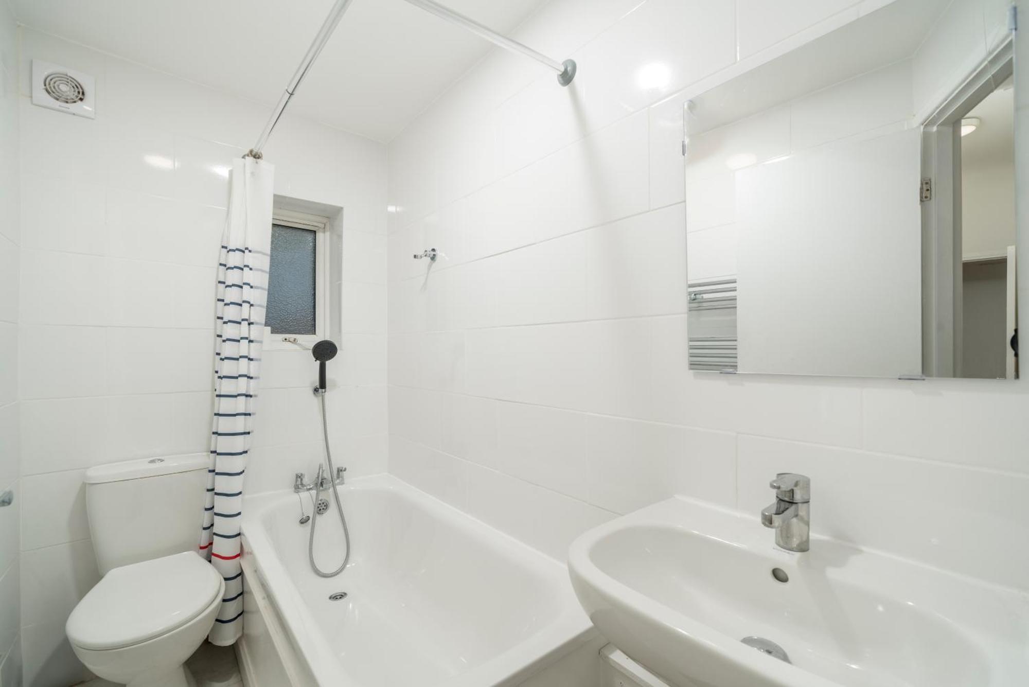 Cozy & Comfy Woodgreen Station 2br 2mins To Metro 20mins To Apartment London
